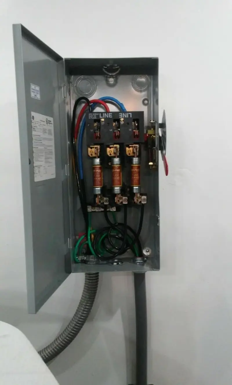 Three-phase disconnect switch installed for Smoke Detector Installation in San Gabriel